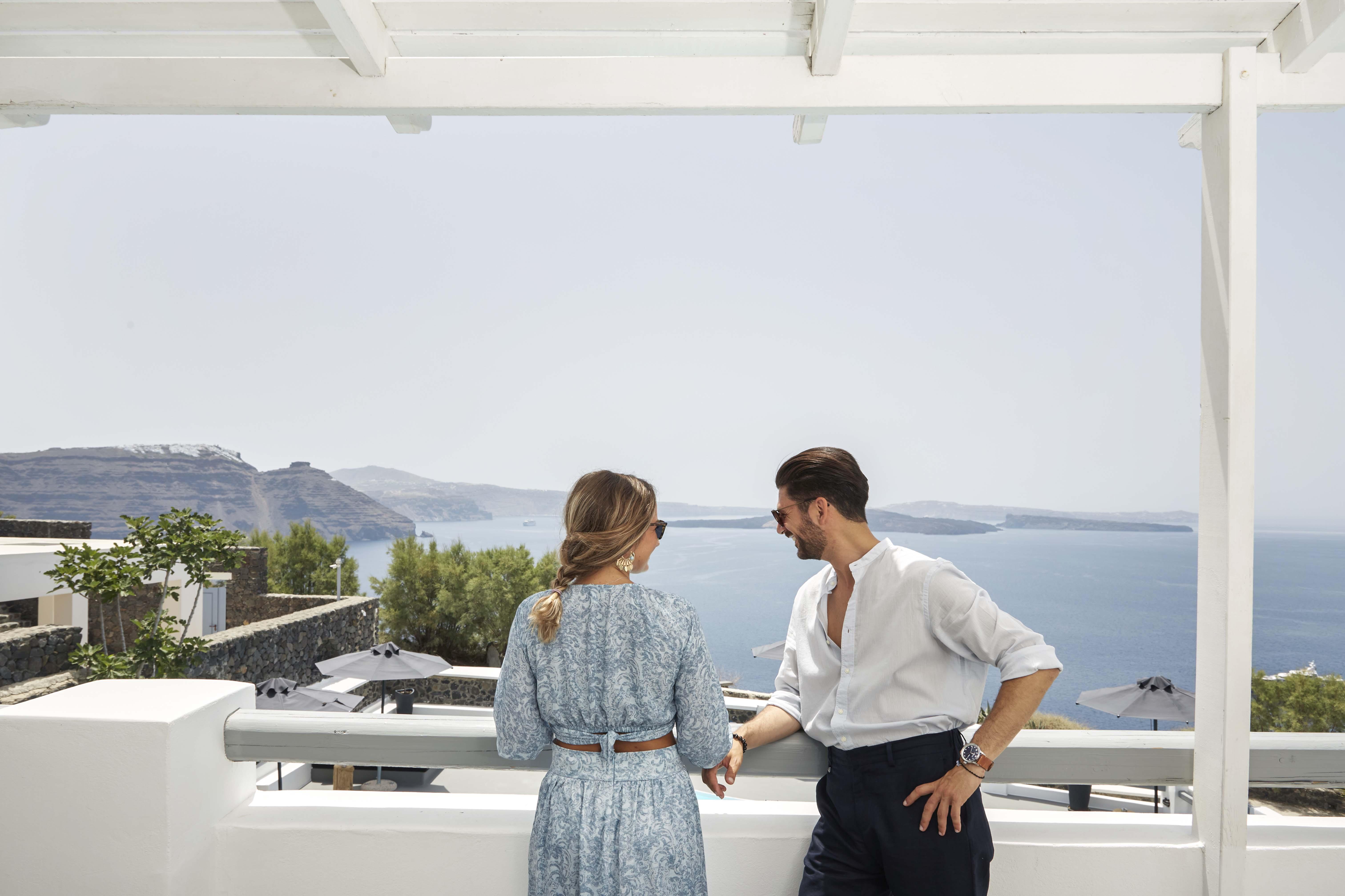 Mr And Mrs White - Santorini Hotel Oía