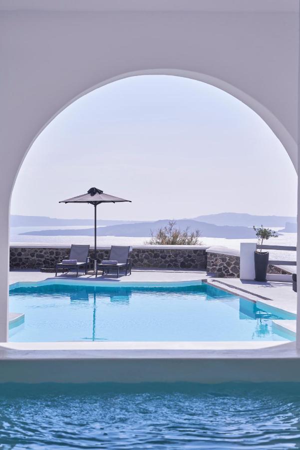 Mr And Mrs White - Santorini Hotel Oía